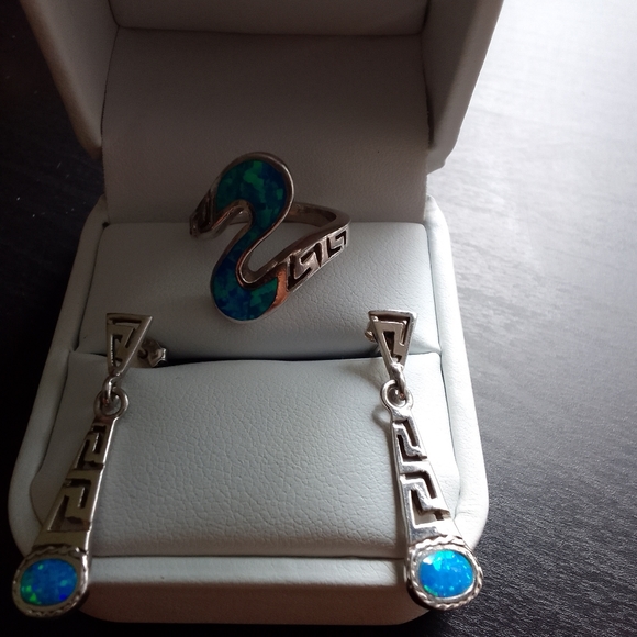 Sterling & Opal Ring/earrings - Picture 4 of 5